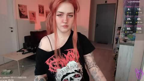 Snapshot of gothkittys chatting on May 21, 11:28 am traumfrau Kira angel face devil eyes I SELL A LOT VIDEO IN GALLERY online show from May 21, 11:28 am