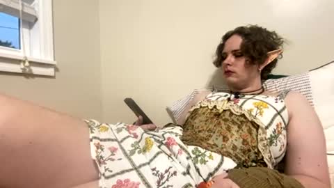 Snapshot of gothydoll chatting on July 15, 12:16 am Doll online show from July 15, 12:16 am
