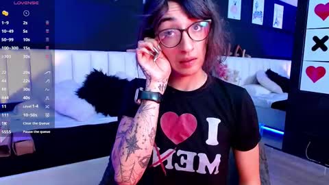 Meredith Alessandra online show from February 4, 4:18 am