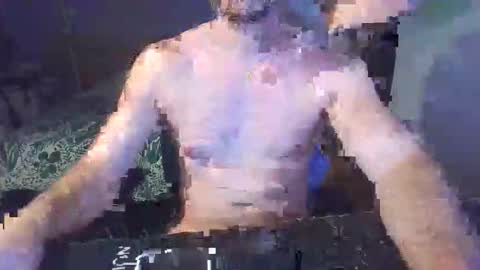 goura2000 online show from March 6, 9:55 pm