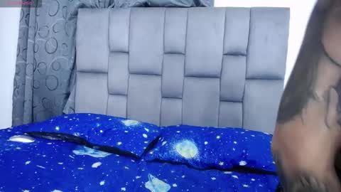 Snapshot of grace_and_shawn chatting on October 24, 9:49 am grace_and_shawn online show from October 24, 9:49 am