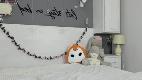 Snapshot of grace_louis chatting on December 5, 5:16 am grace_louis online show from December 5, 5:16 am