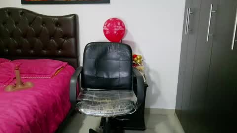Snapshot of grace_mature_milf chatting on June 6, 12:10 pm grace_mature_milf online show from June 6, 12:10 pm
