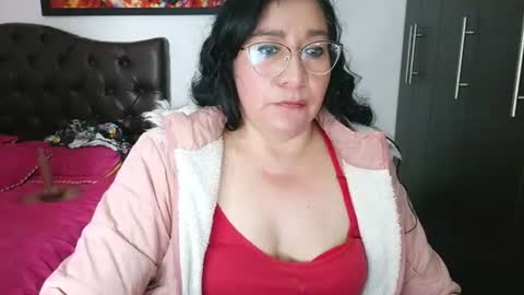 Snapshot of grace_mature_milf chatting on June 10, 5:12 pm grace_mature_milf online show from June 10, 5:12 pm