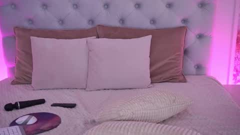 gracedaviess online show from March 22, 2:20 pm