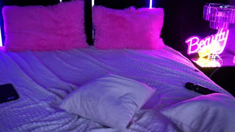 Grace online show from February 3, 3:20 am