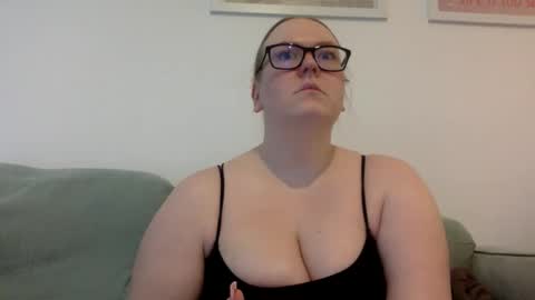 Snapshot of graceloves69 chatting on May 14, 9:38 am Grace Loves online show from May 14, 9:38 am