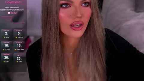 Grace online show from October 27, 3:27 pm