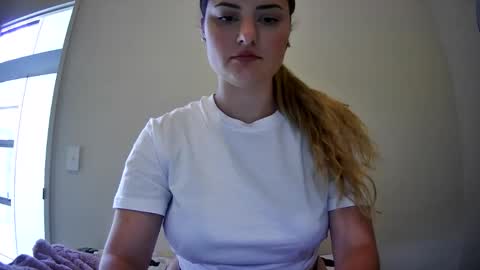 Gracie online show from January 17, 1:54 am