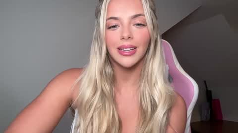 Gracie online show from October 6, 1:25 am