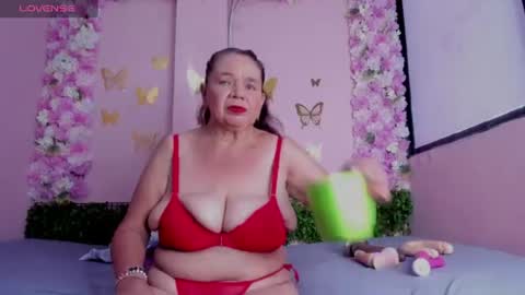 Mi Name is violeta  online show from June 25, 1:04 pm