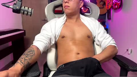 Snapshot of granxarma chatting on December 17, 6:35 am granxarma online show from December 17, 6:35 am