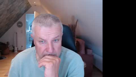 Snapshot of grau197077 chatting on July 14, 12:00 pm grau197077 online show from July 14, 12:00 pm