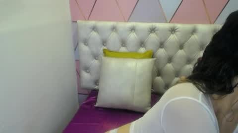 Snapshot of greatass_latina chatting on May 6, 11:26 am greatass_latina online show from May 6, 11:26 am