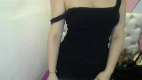 Snapshot of greatass_latina chatting on May 9, 11:37 am greatass_latina online show from May 9, 11:37 am