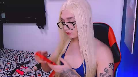 Snapshot of grecia_9inchs chatting on October 19, 8:20 pm grecia_9inchs online show from October 19, 8:20 pm