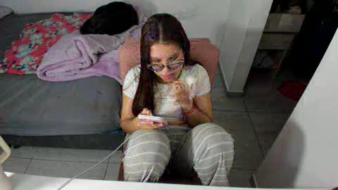Snapshot of greciaruiz chatting on May 6, 12:08 am GreciaRuiz online show from May 6, 12:08 am