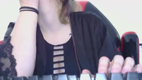 Snapshot of greektragedy69 chatting on May 28, 6:16 pm GreekTragedy online show from May 28, 6:16 pm