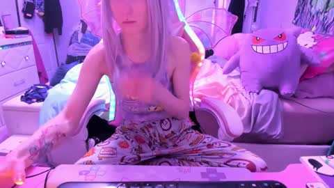 GreenEyedLovexo online show from February 20, 1:46 am