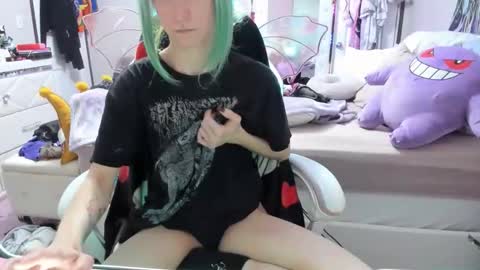 GreenEyedLovexo online show from November 12, 7:03 pm