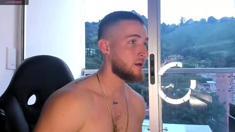 Snapshot of greeneyes_col chatting on January 30, 10:51 pm Juan online show from January 30, 10:51 pm