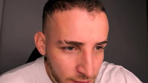 Snapshot of greeneyes_col chatting on October 10, 2:05 pm Juan online show from October 10, 2:05 pm