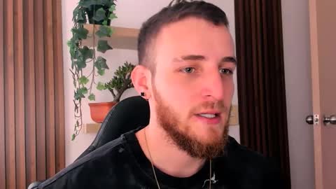 Snapshot of greeneyes_col chatting on November 28, 6:54 pm Juan online show from November 28, 6:54 pm