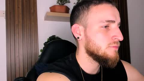 Snapshot of greeneyes_col chatting on December 17, 12:27 am Juan online show from December 17, 12:27 am