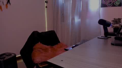 Snapshot of greenwine_gh chatting on November 7, 9:15 pm Medussa online show from November 7, 9:15 pm