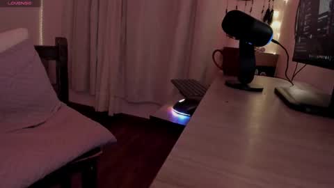 Snapshot of greenwine_gh chatting on December 5, 4:10 am Medussa online show from December 5, 4:10 am