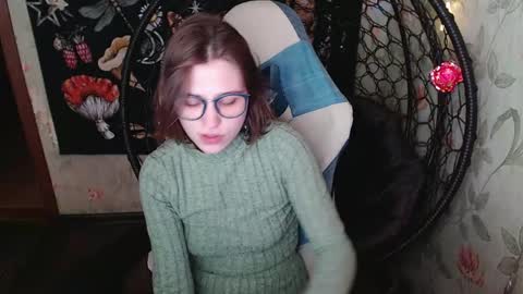 Snapshot of greenwitch9 chatting on May 6, 11:37 am Lina online show from May 6, 11:37 am