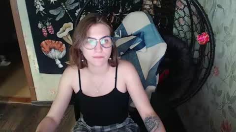 Snapshot of greenwitch9 chatting on June 16, 11:02 am Lina online show from June 16, 11:02 am