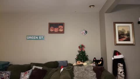 Snapshot of greenxxxqueen chatting on December 15, 5:56 am SexQueen Nikki online show from December 15, 5:56 am