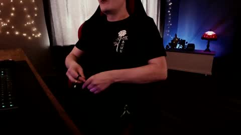 Snapshot of greg0013 chatting on April 19, 1:10 pm Gregg online show from April 19, 1:10 pm