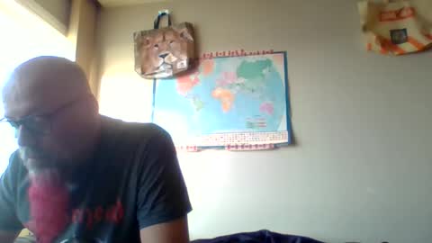 Snapshot of gregrev chatting on May 6, 1:47 am gregrev online show from May 6, 1:47 am