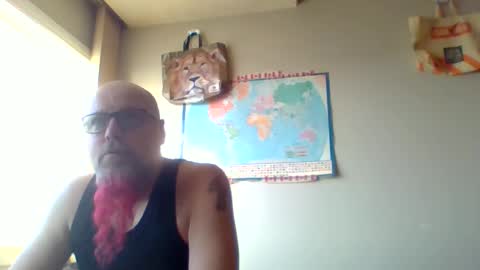 Snapshot of gregrev chatting on May 12, 1:47 am gregrev online show from May 12, 1:47 am