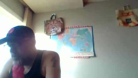 Snapshot of gregrev chatting on May 19, 1:56 am gregrev online show from May 19, 1:56 am