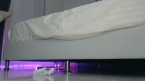 Snapshot of greta_bellucci chatting on December 11, 12:12 am Greta online show from December 11, 12:12 am