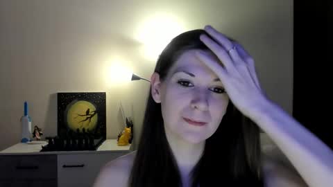 Snapshot of gretamiln chatting on December 17, 9:21 pm Greta online show from December 17, 9:21 pm