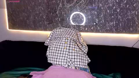 Snapshot of gretel_streit chatting on June 18, 3:40 am Gretel online show from June 18, 3:40 am