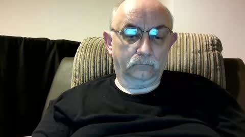 Snapshot of grey_dom chatting on December 22, 2:28 am Master Sir online show from December 22, 2:28 am