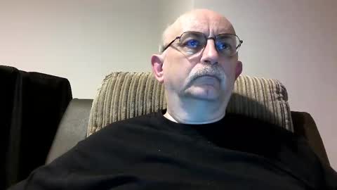 Snapshot of grey_dom chatting on December 29, 8:15 pm Master Sir online show from December 29, 8:15 pm