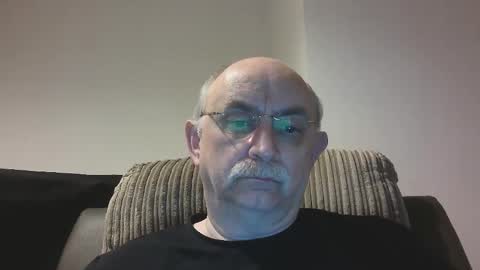 Snapshot of grey_dom chatting on December 22, 8:50 pm Master Sir online show from December 22, 8:50 pm