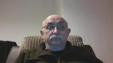 Snapshot of grey_dom chatting on February 28, 11:33 am Master Sir online show from February 28, 11:33 am