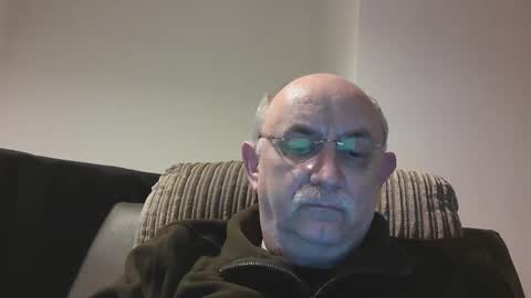 Snapshot of grey_dom chatting on March 1, 6:10 pm Master Sir online show from March 1, 6:10 pm
