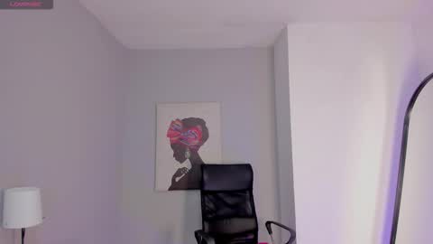 laura  online show from March 17, 12:19 pm