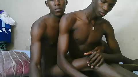 Snapshot of grillzhotz chatting on July 7, 7:23 am grillzhotz online show from July 7, 7:23 am