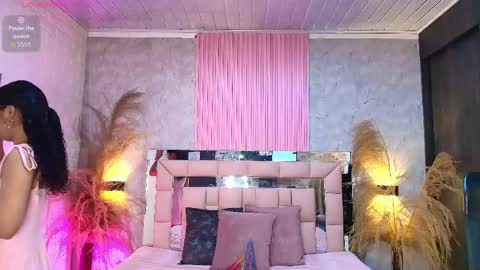 Snapshot of griselle_rousse chatting on May 23, 11:03 am online show from May 23, 11:03 am
