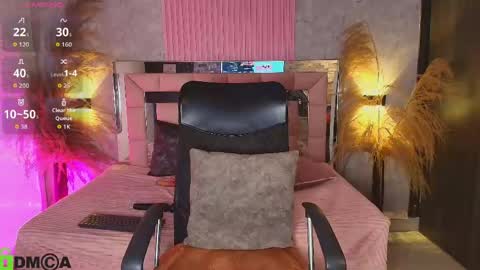 Snapshot of griselle_rousse chatting on June 4, 11:33 pm online show from June 4, 11:33 pm
