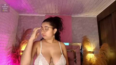 Snapshot of griselle_rousse chatting on June 6, 12:10 pm online show from June 6, 12:10 pm